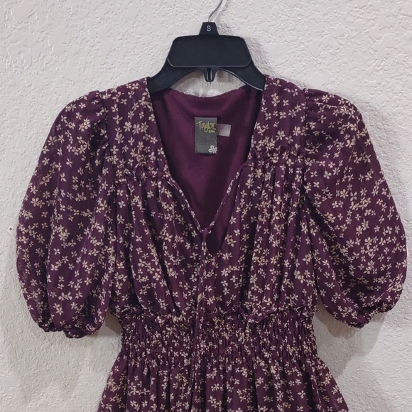 TAYLOR PETITE Purple Floral Dress with Puff Sleeves - Picture 4 of 15
